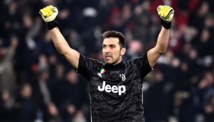 Gianluigi Buffon celebra una victoria de la Juventus 