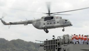 Helicóptero de la Marina en función