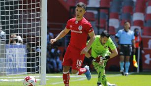 Leo Fernández durante un partido con Toluca