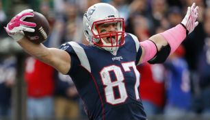 Rob Gronkowski durante un partido con los Pats