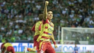 Efraín Velarde celebra una anotación con Morelia