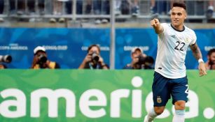 Lautaro Martínez durante un partido con Argentina