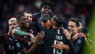 Jugadores del AC Milan celebrando un gol