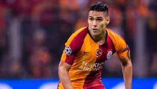 Radamel Falcao, corre durante un duelo del Galatasaray