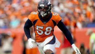 Von Miller durante un duelo con los Broncos 