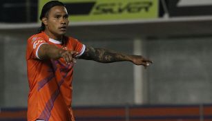 El Gullit Peña en un partido con los Correcaminos