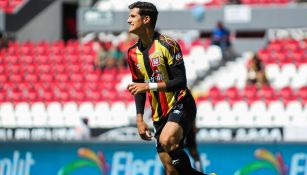 José González en partido con los Leones Negros