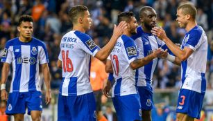 Jugadores del Porto celebran un gol en Portugal