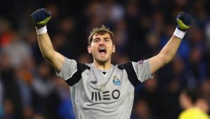 Iker Casillas celebra una victoria del Porto 