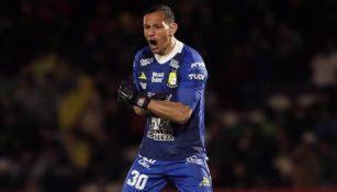 Rodolfo Cota durante un duelo con León en el Clausura 2020