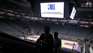 Fans abandonan la arena de los Kings tras enterarse de la suspensión de la NBA