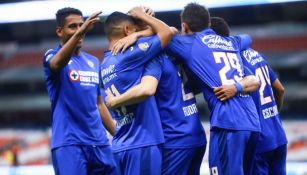 Cruz Azul festeja un gol en el Estadio Azteca