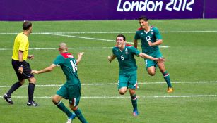 Héctor Herrera celebra una gol en Juegos Olímpicos 