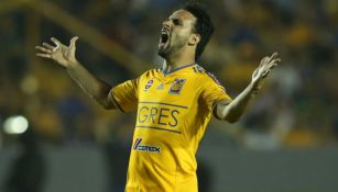 Enrique Esqueda como jugador de Tigres