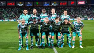 Jugadores de Santos Laguna, previo a un juego de la Liga MX