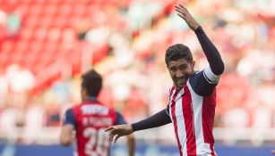 Jair Pereira en un partido con Chivas