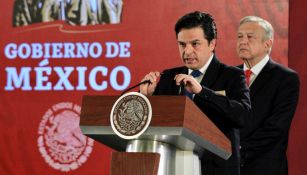 Zoé Robledo y AMLO en conferencia de prensa