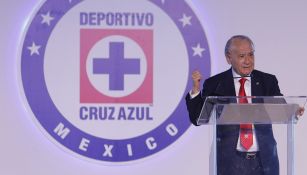 Billy Álvarez en un evento con el Cruz Azul