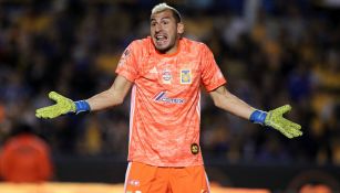 Nahuel Guzmán en reclamo con Tigres