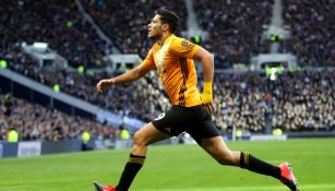 Raúl Jiménez durante un partido con Wolves