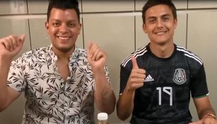 Jerry Sánchez y Dybala se preparan para cocinar