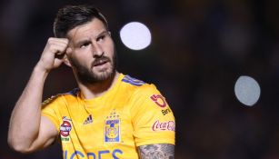 Gignac celebrando un gol con los Tigres