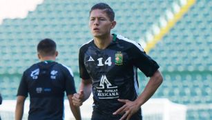 Godínez durante un entrenamiento con León