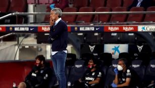 Quique Setién durante un partido con Barcelona