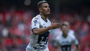 Pablo Barrera en acción con Pumas