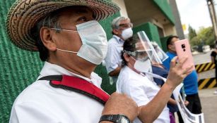 Trabajadores sanitarios protestan en Sinaloa
