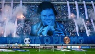 Pablo Escobar: Aficionados muestran tifo del narcotraficante en el futbol polaco