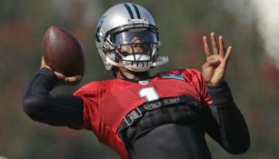 Cam Newton: El quarterback ya trabaja con receptores de los Patriots