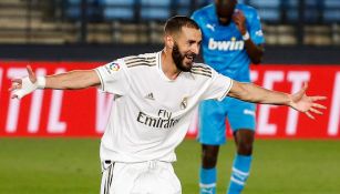 Karim Benzema festeja un gol con el Real Madrid 