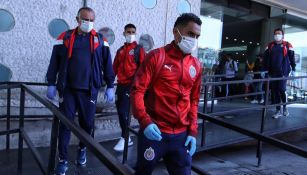 Gallo Vázquez y otros jugadores llegando a la CDMX 