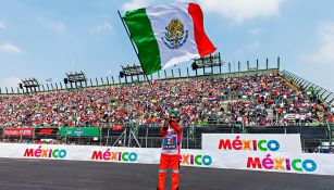 Bandera de México en el Autódromo Hermanos Rodríguez