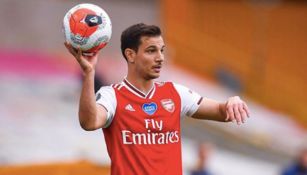 Arsenal: Gunners reforzaron defensa con fichajes de Soares y Marí 