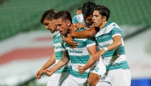 Los Guerreros celebran el gol de la victoria