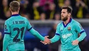 Frenkie de Jong y Messi en un duelo del Barcelona en LaLiga 