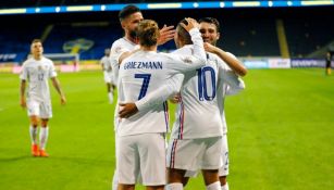 Jugadores de Francia festejando un gol 