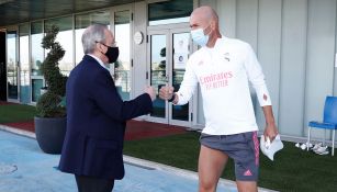 Florentino Pérez saluda a Zidane en Valdebebas 