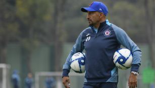 Conejo Pérez en entrenamiento con Cruz Azul