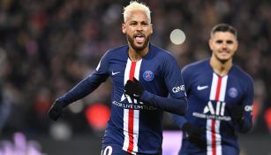 Neymar celebra un gol con el PSG en Francia 