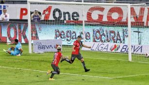 Víctor Malcorra celebra su anotación desde los once pasos