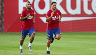 Arturo Vidal y Luis Suárez en un entrenamiento con el Barcelona 