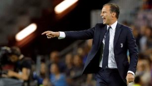 Allegri durante un partido con la Juventus