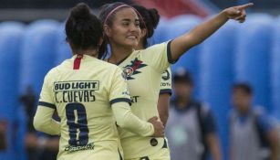 Alexia Villanueva celebrando con América