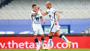 Juan Manuel Iturbe celebrando una anotación con Pumas