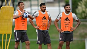 Jugadores del Tri en entrenamiento