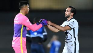 Talavera y Quintana durante un partido con Pumas