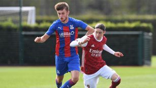 Marcelo Flores en un partido con el Arsenal